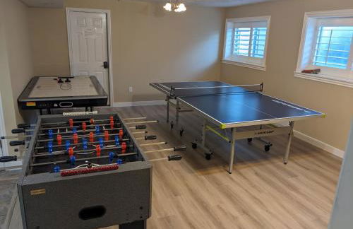 Beautiful Large Residential Home - Photo 12