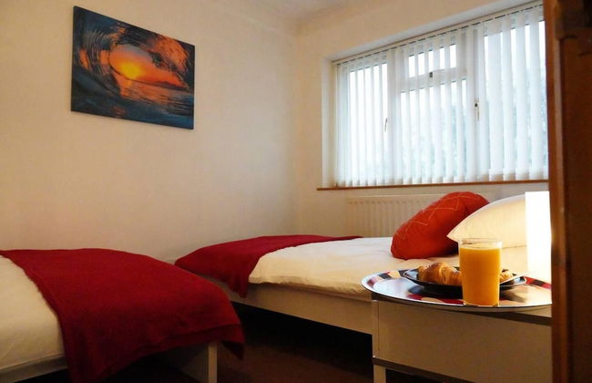 Captivating 4-bed House in Milton Keynes - Foto 15