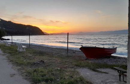 MODERN GROUND FLOOR APARTMENT ON the PEBBLES - Foto 8