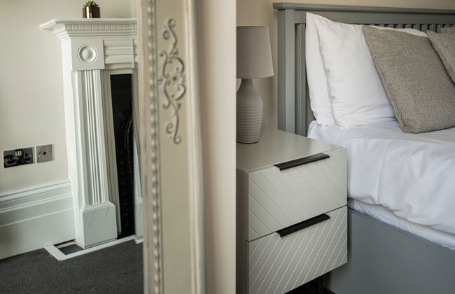 Stunning 2 Bed in Centre of Cheltenham - Photo 19