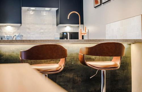 3BR Georgian Quarter Coach Houses - Private Parking - Foto 54