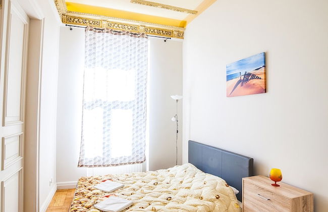 Mosaic Center Apartments - Photo 3