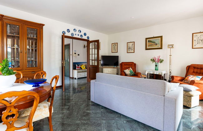 2 bedroom House in Diano Castello with garden and terrace - Photo 8