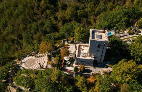 Medieval Tower In Sibillini Mountains Park - Foto 37