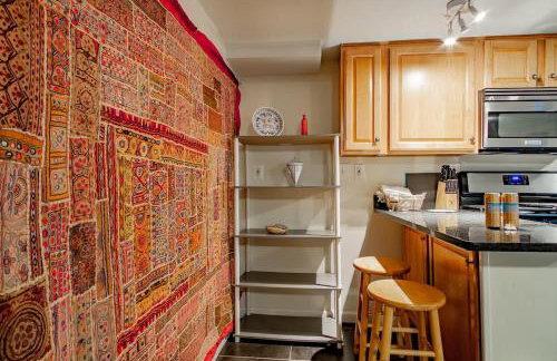 Rest Easy in this Bloomingdale English Basement - Foto 3