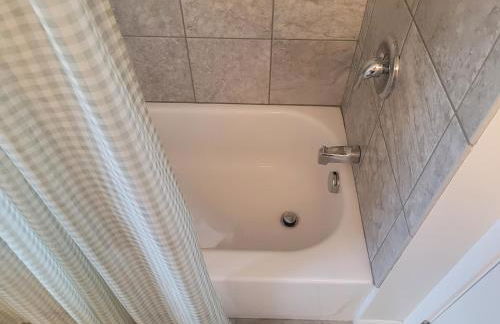 The Lily Pad on Benzie Blvd - Super Cute! - Foto 41