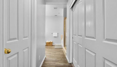 NorthWest Farmhouse - Photo 5