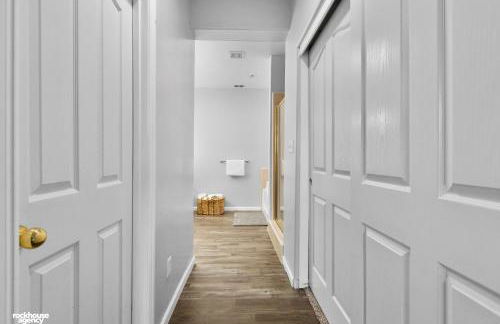 NorthWest Farmhouse - Photo 5