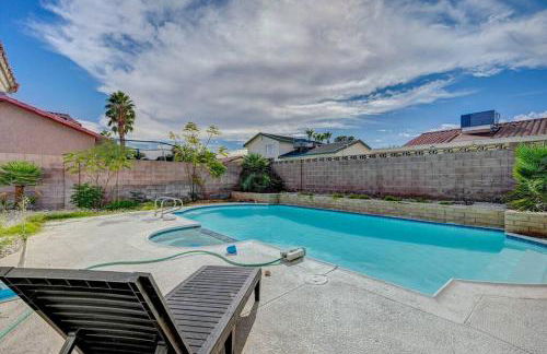 New Poolside Paradise in Vegas with BBQ and Games - Foto 21