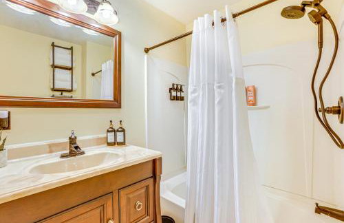 Hike, Ski and Raft Terra Alta Cabin with Large Deck - Foto 12