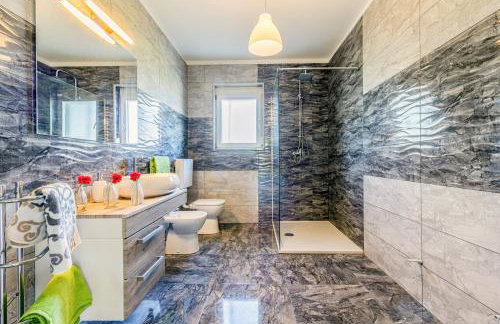 Modern Mediterreanean Villa by villatinapula - Foto 33