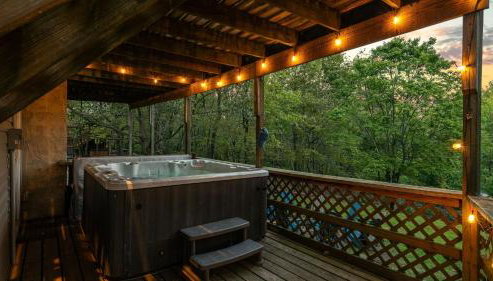 Sky View Chalet by Avantstay Stunning Interior, Spacious Deck, Hot Tub, & View - Foto 4, Other