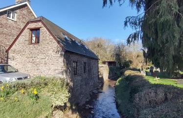 Penybont Barn - Photo 22