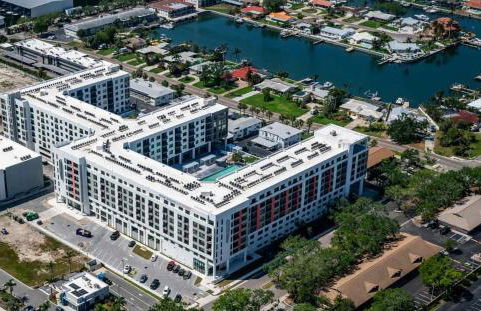 Landing Spectacular 2BD Game Room Clubhouse - Foto 19