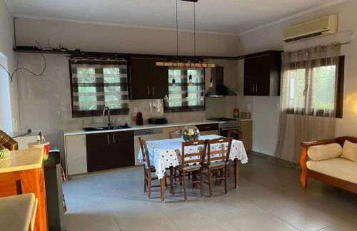 Rustic- Chic Villa in a Private Olive Grove - Filiatra - Foto 26