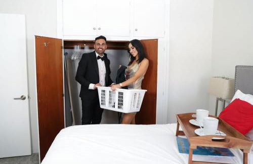 Walk to Beach - KING Apt In #1 Area - AC - Foto 20