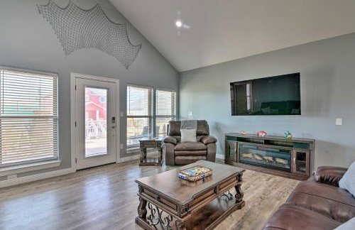 Ocean View and Wraparound Deck Crystal Beach Home! - Foto 6