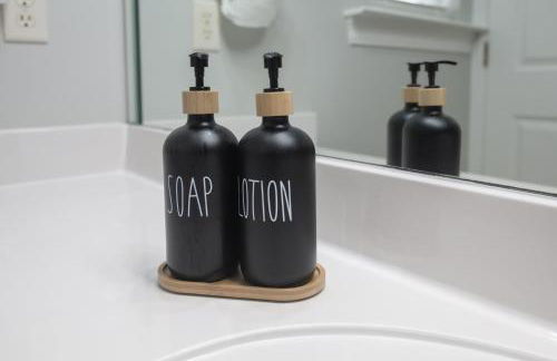 Beach Getaway for 15 A Few Steps from the Sand - Foto 52