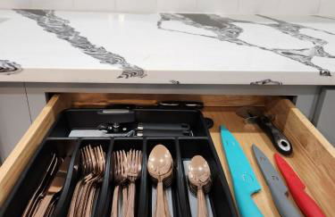 Promise Land Manor Historic home lake access, near parks and venues - Foto 20