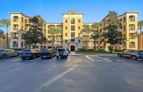 Family-Friendly 3-Bedroom Condo for 6 and 5 min to Disney - Photo 25