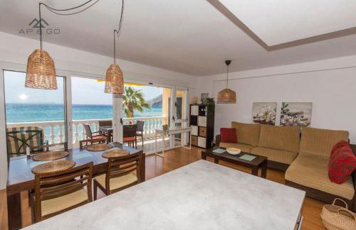 Castillo Beachfront SeaViews - Photo 12