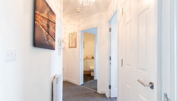 2 Bedroom Apartment Edinburgh Gate Harlow - Photo 2, Hall