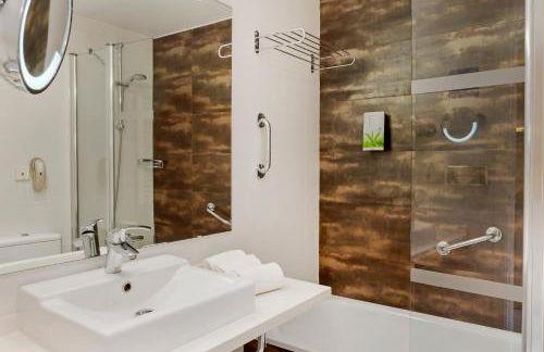 Los Amigos Beach Club - Photo 10