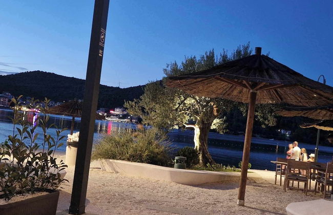 Coastal Apartment - Sleeps 6, Balcony & Parking - Foto 38