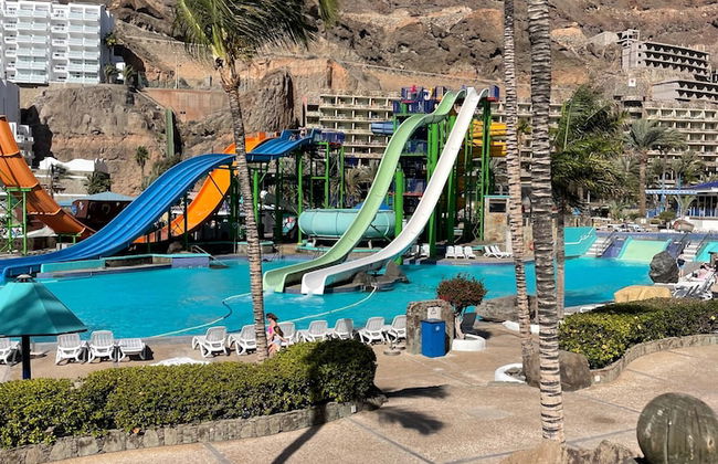 Sunny Seaview Modern apt - Pool and Beach Access - Foto 17