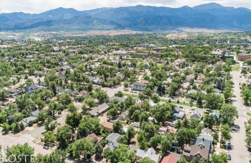 *H NEW!* Centrally Located 3BDRM Traveler`s Home Near Downtown Colorado Springs - Foto 77