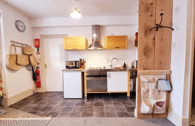 Stylish Town Centre Apartments - Photo 47