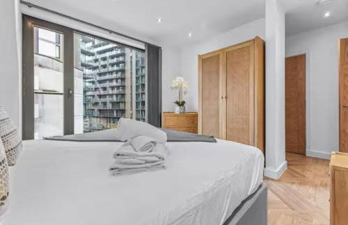 Super King Penthouse Minutes from Arndale Centre - Pass the Keys - Foto 17