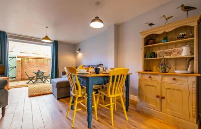 Host Stay The Courtyard - Photo 10