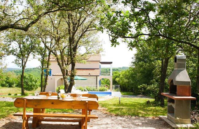 Adorable Villa With Pool & Covered Terrace Surrounded by Nauture - Foto 13