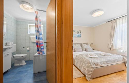 Villa Andrea for 17 people with private 40 m2 pool & pet friendly near Poreč - Photo 26