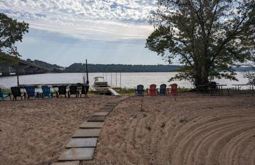 Spacious St Croix River Home with Private Beach - Foto 47