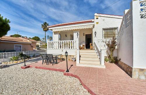 Espanhouse Villa in Ciudad Quesada for 4 - Photo 1