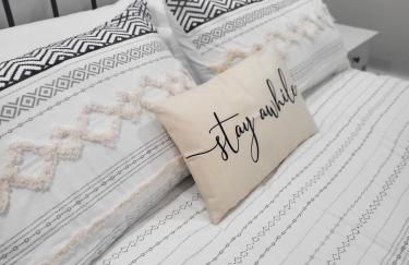 Modern Farmhouse Decor With Washer & Dryer - Foto 2