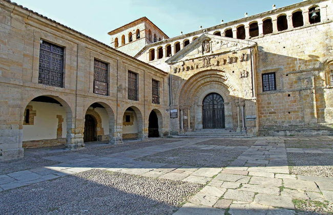Visita guiada por Santillana del Mar - Foto 1