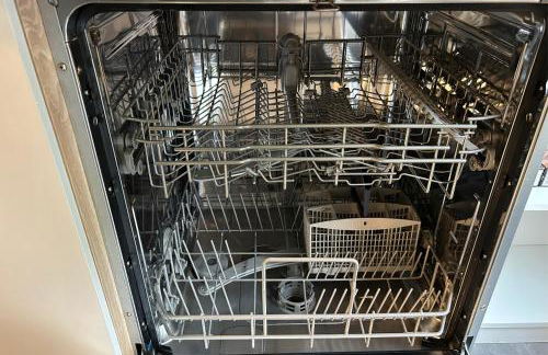 Spacious Apartment with Balcony - nearby Schlosspark - APOLONIAliving - Foto 64