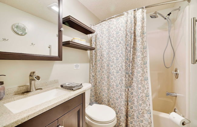 Chalet All Day Avantstay Lakeside, Firepit, Shared Pool - Foto 28