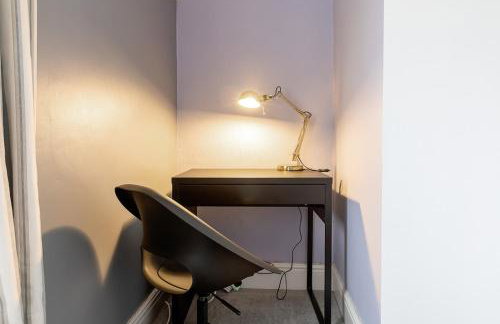 8 Bedroom House in Barwell Sleeps 15 with Parking - Foto 37