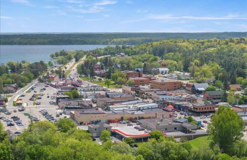 Quaint Lakeview Getaway Trails & Town at Your Doorstep - Foto 23