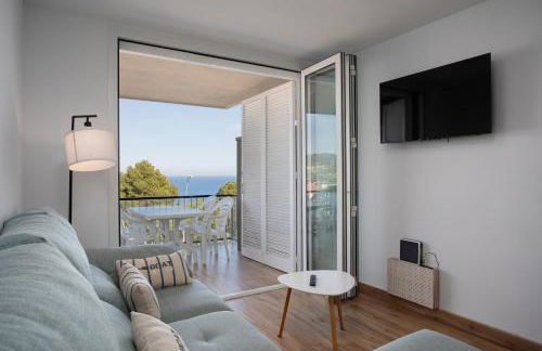 Apartament gran amb vistes al mar, piscina i pàrquing - Foto 2