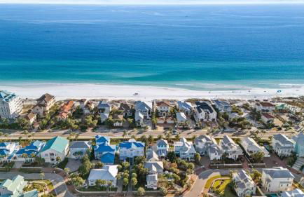 Steps to Beach! Arcade Game Room, Pool + Hot Tub Calico Scallop by Avantstay - Foto 158