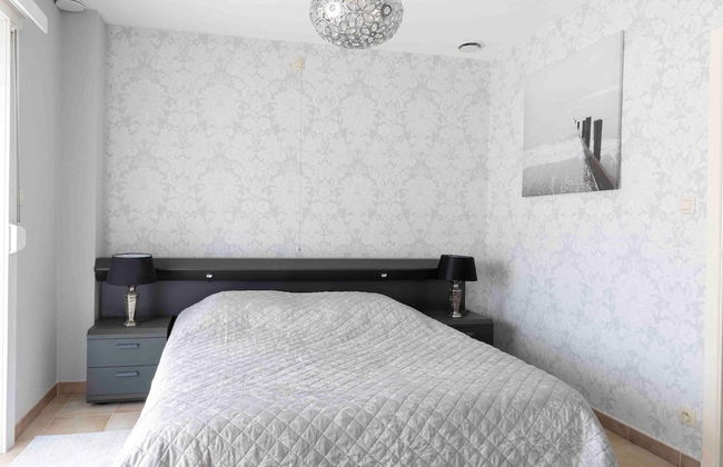 Modern Villa w/ Private Yard - Foto 13