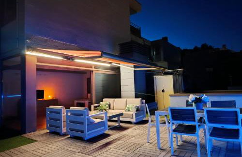 Ático Chill-Out de lujo con piscina y garaje gratis - Foto 3