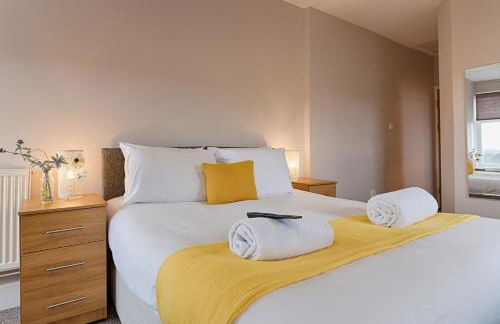 Double Room - Kitchen - Parking - Near Shops - Foto 2