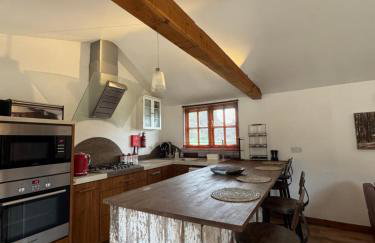 Stable lodge with Cosy Log Fire & Optional Hot tub - Foto 11