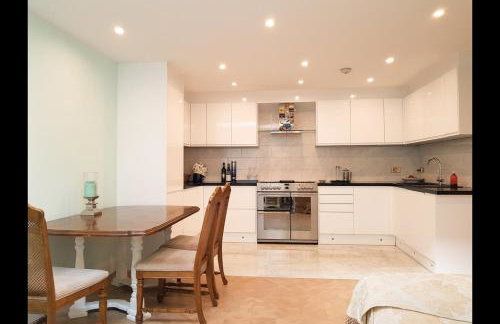 Spacious flat with a garden near tube, train, Thames and the city center - Foto 9